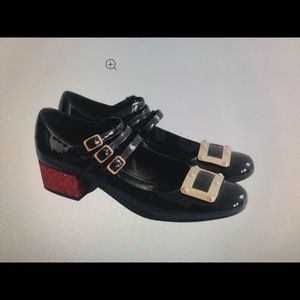 Yves Saint Laurent Dressy shoes